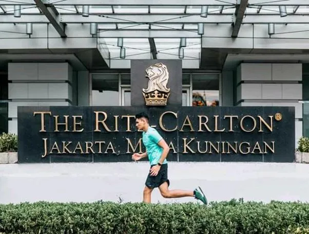 Hotel The Ritz-Carlton Jakarta, Mega Kuningan menawarkan kemewahan elegan dengan layanan kelas dunia di kawasan bisnis strategis Jakarta. Dengan fasilitas premium dan kenyamanan eksklusif, hotel ini menjadi pilihan ideal untuk bisnis maupun liburan.